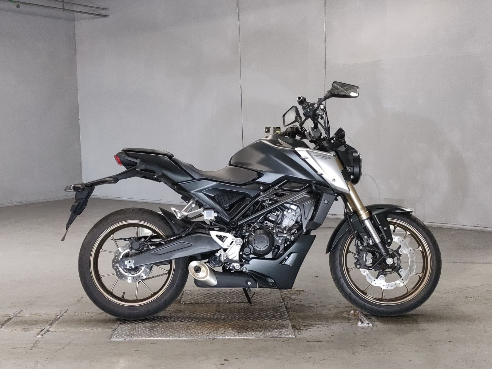 Honda CB125R 2021