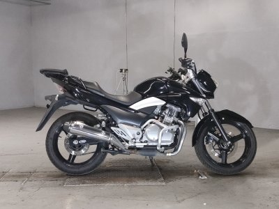 Suzuki GSR250