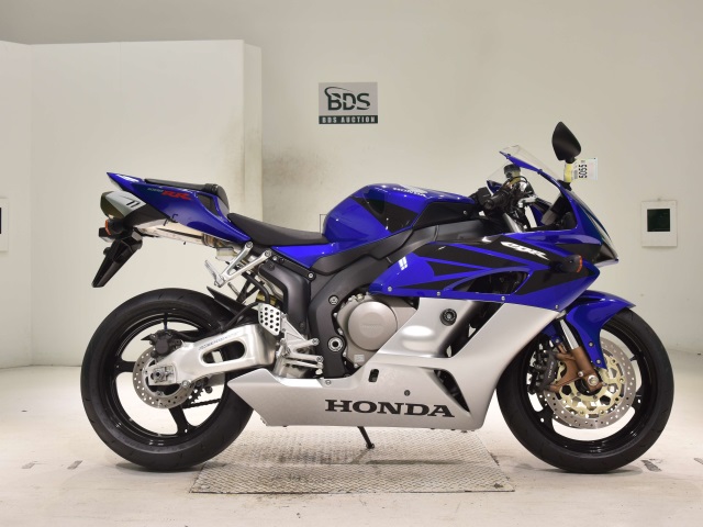 Honda CBR1000RR 2004