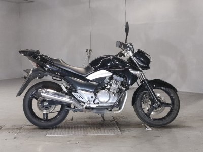Suzuki GSR250