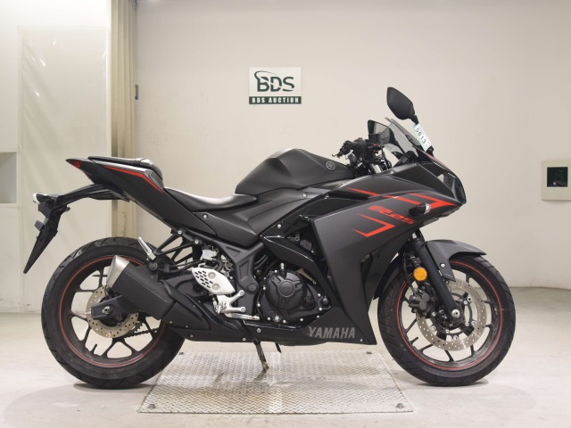 Yamaha YZF-R25A 2017