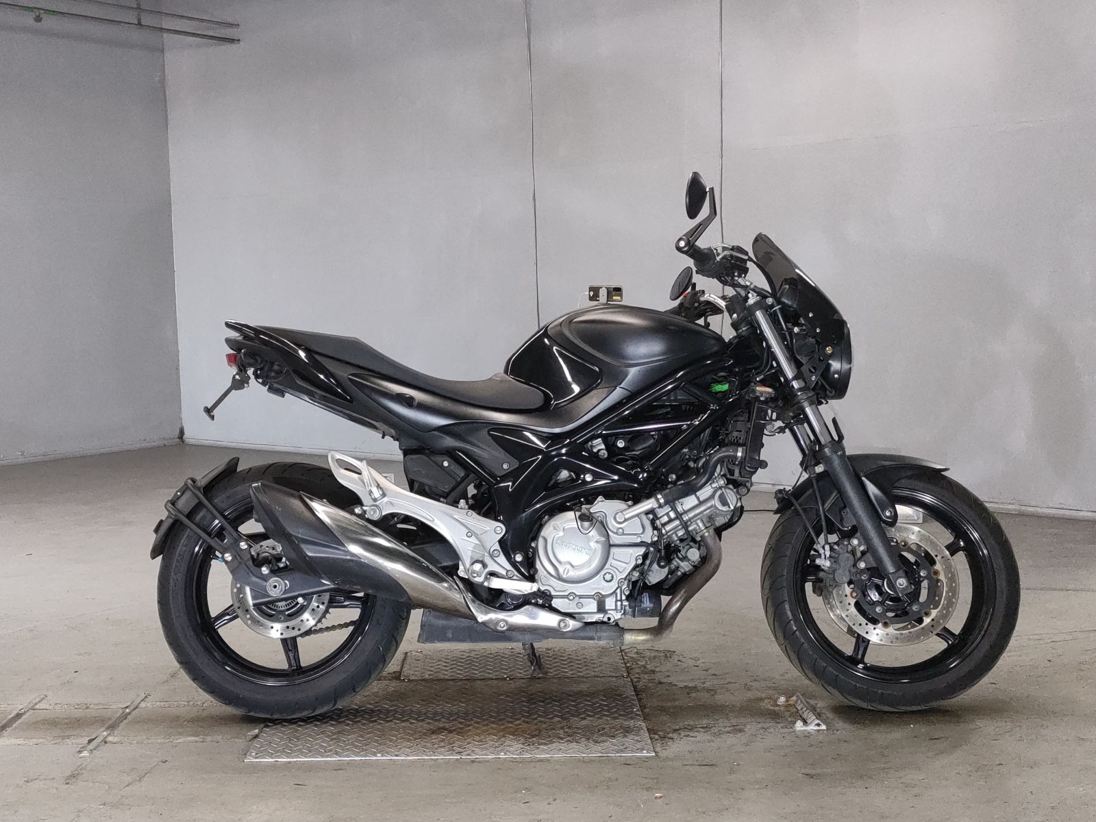 Suzuki GLADIUS SFV400 2013