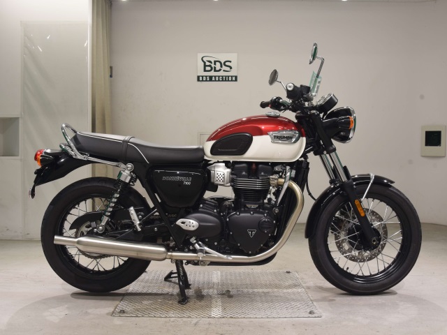 Triumph BONNEVILLE T100 2021