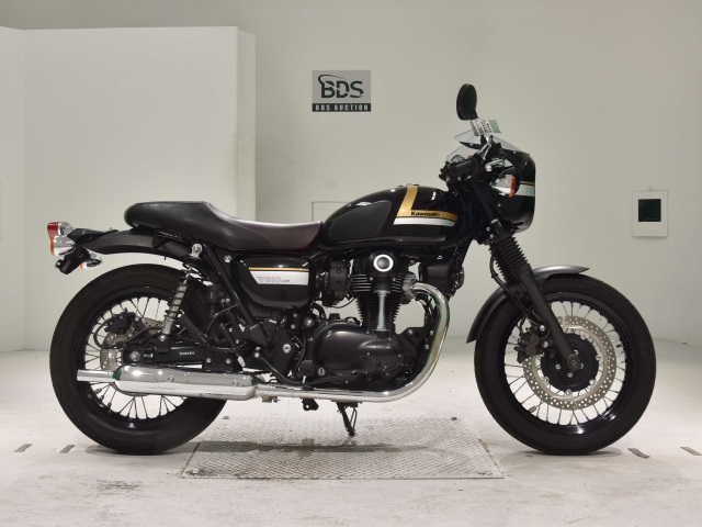 Kawasaki W800 2022