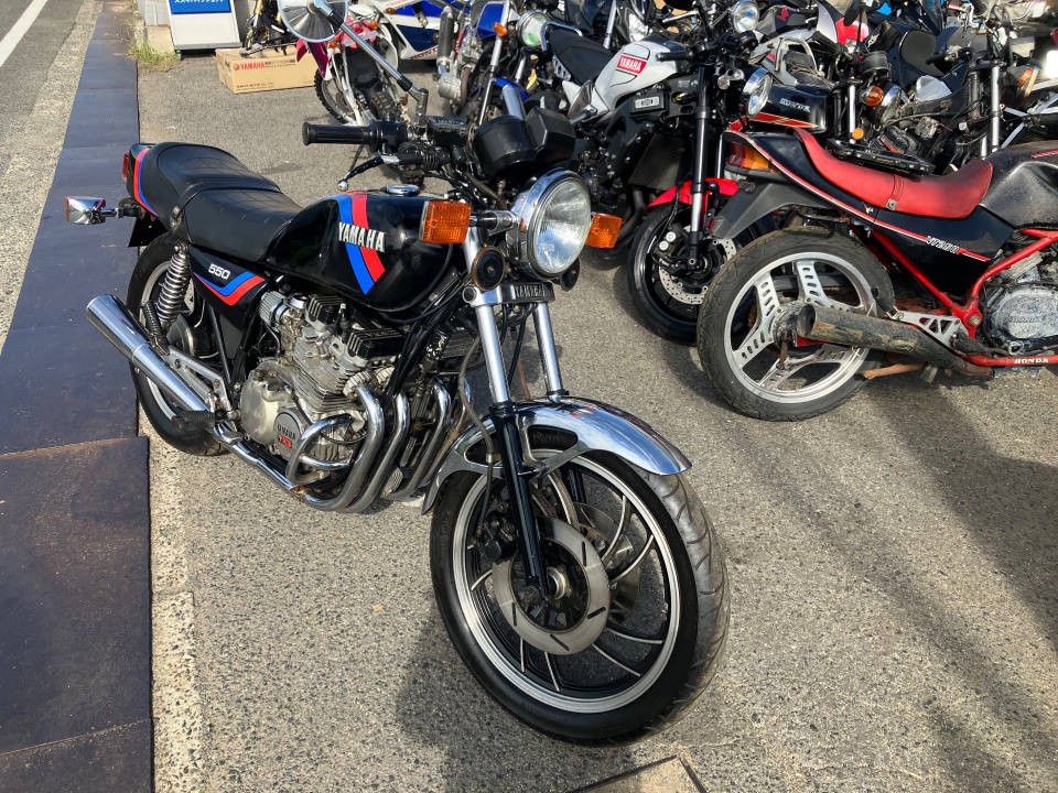 Yamaha XJ550