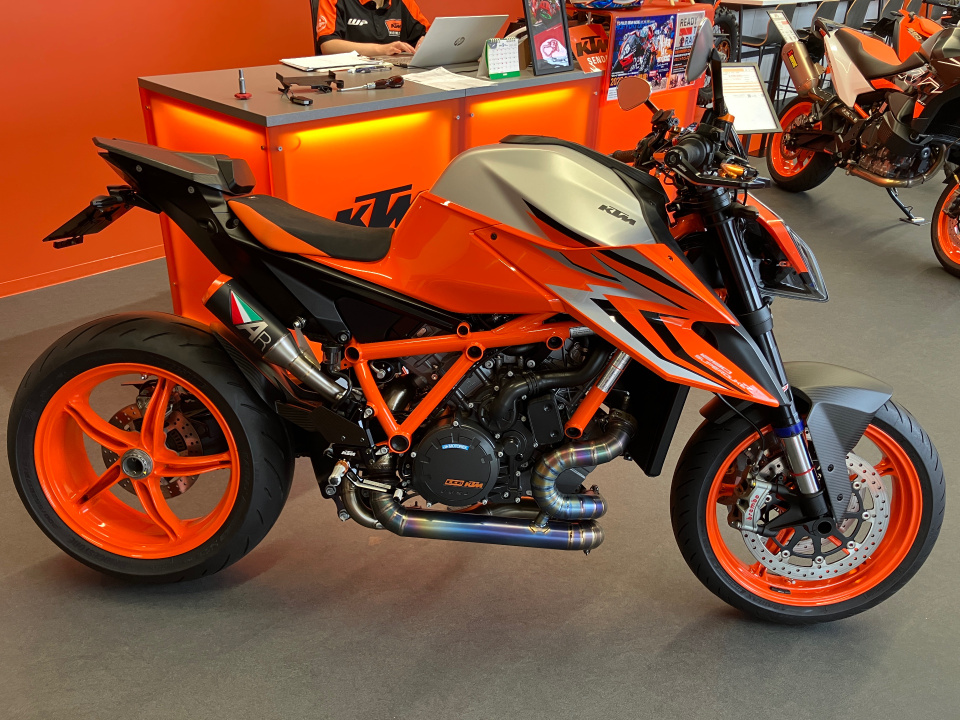 KTM 1290 SUPERDUKE R 2022