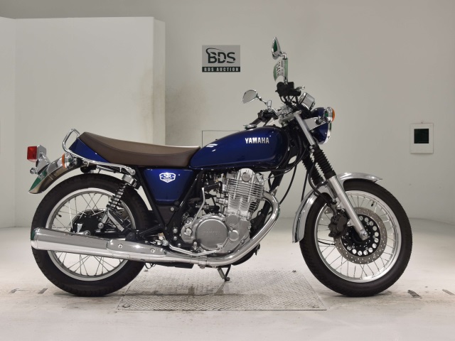 Yamaha SR400 2024