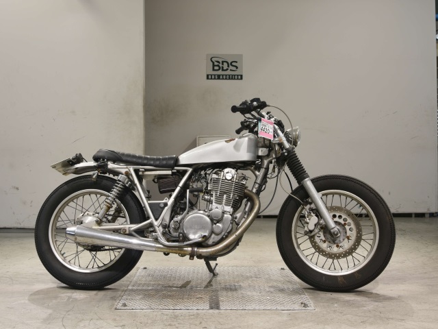 Yamaha SR400 2005