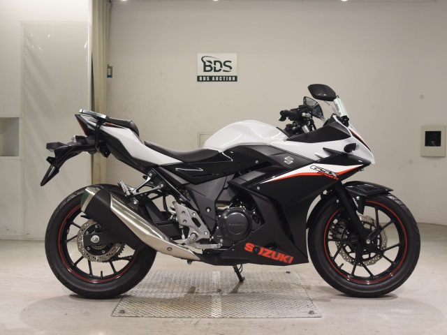 Suzuki GSX250RA