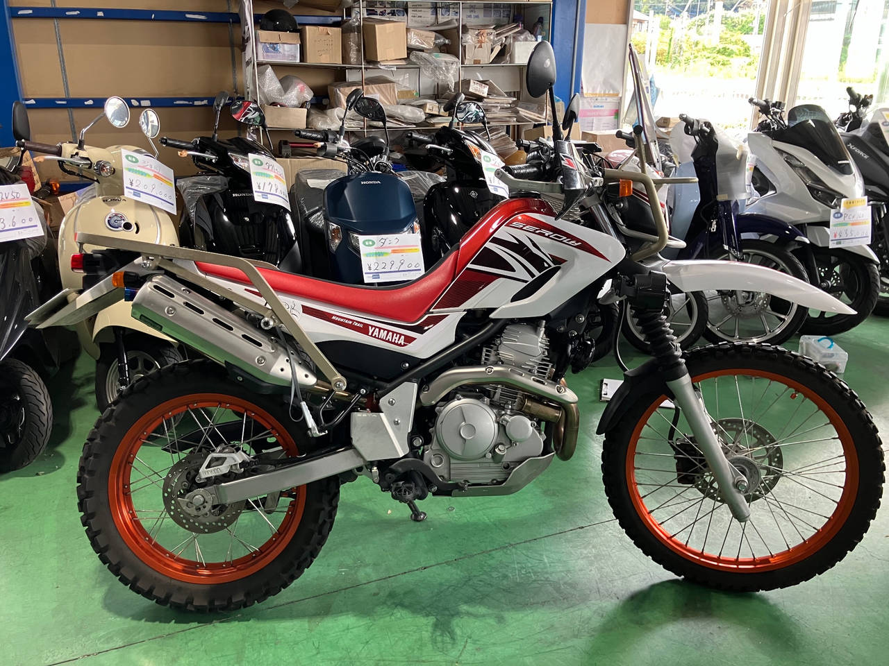 Yamaha SEROW XT250 2016