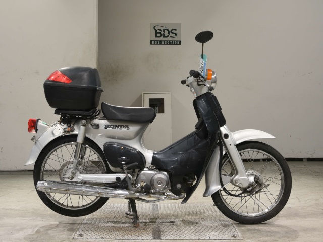 Honda C50 2001