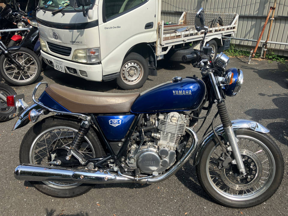 Yamaha SR400 2021
