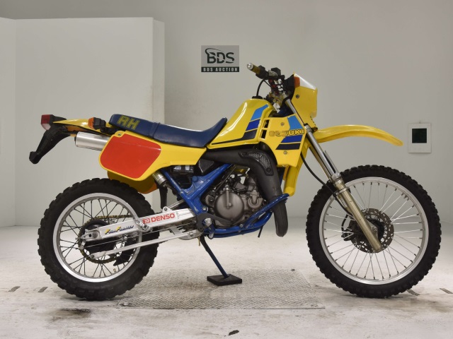 Suzuki RH250