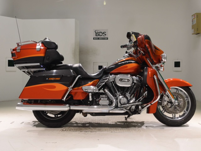 HD FLHTCUSE1800 CVO 2012