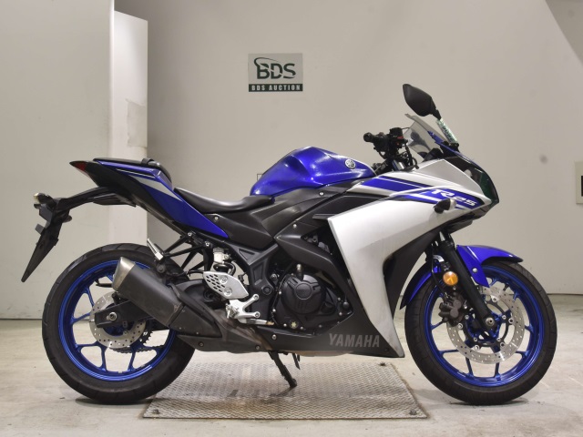 Yamaha YZF-R25 2016