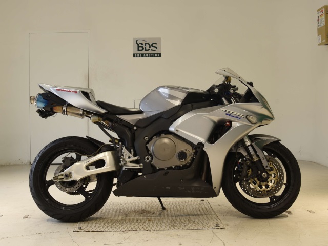 Honda CBR1000RR 2005