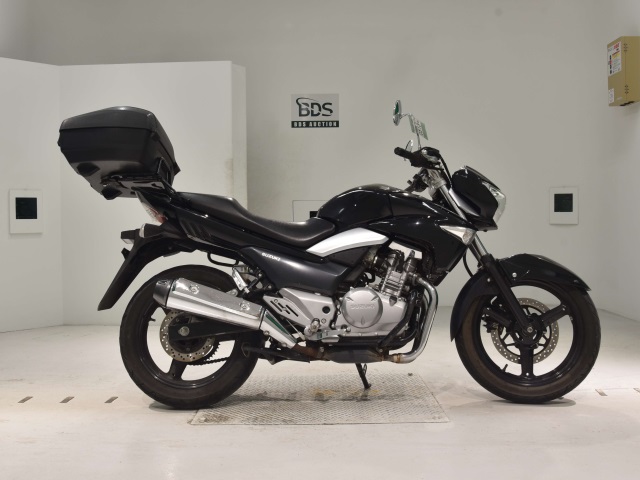 Suzuki GSR250