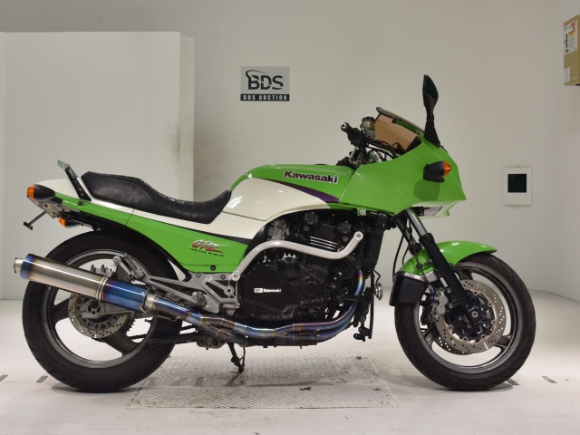 Kawasaki GPZ900R 1999