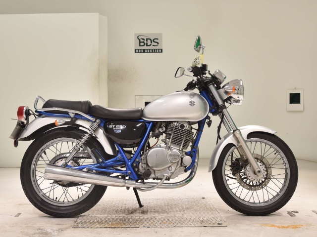 Suzuki ST250E 2004