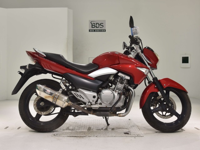 Suzuki GSR250