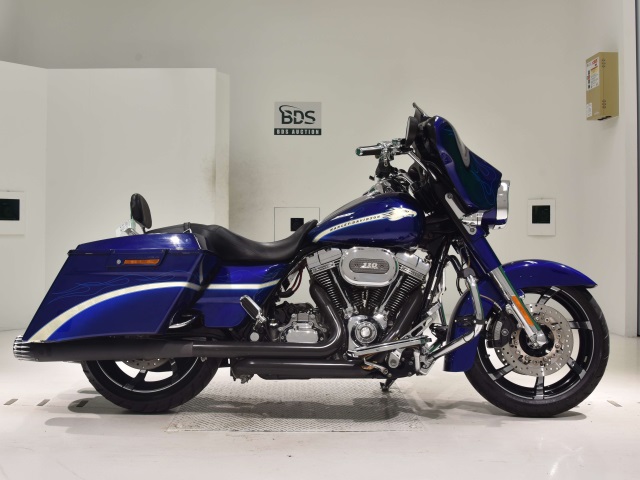 HD STREET GLIDE FLHXSE1800 2010
