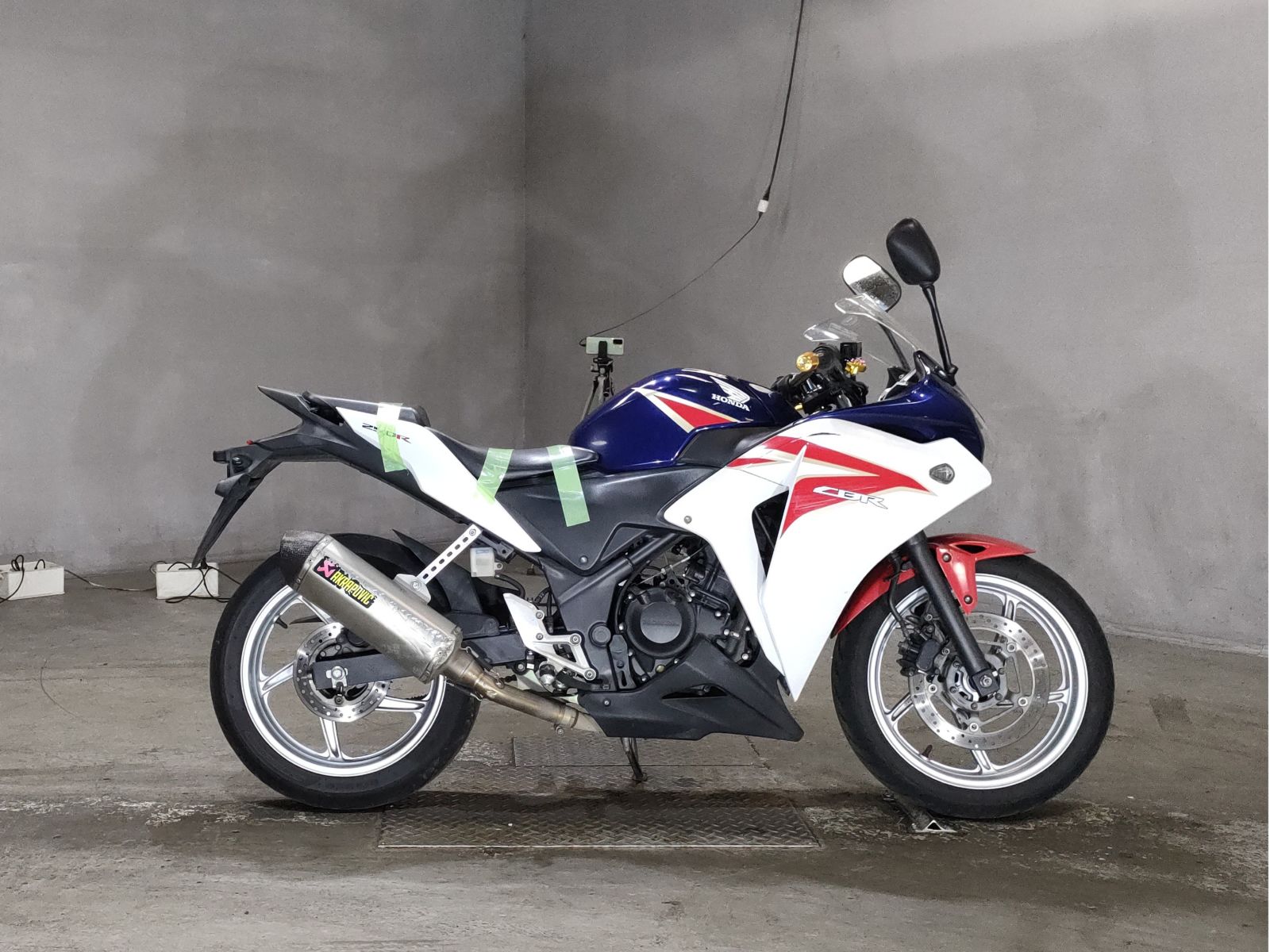Honda CBR250R 2011