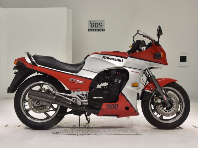Kawasaki GPZ900R 1985