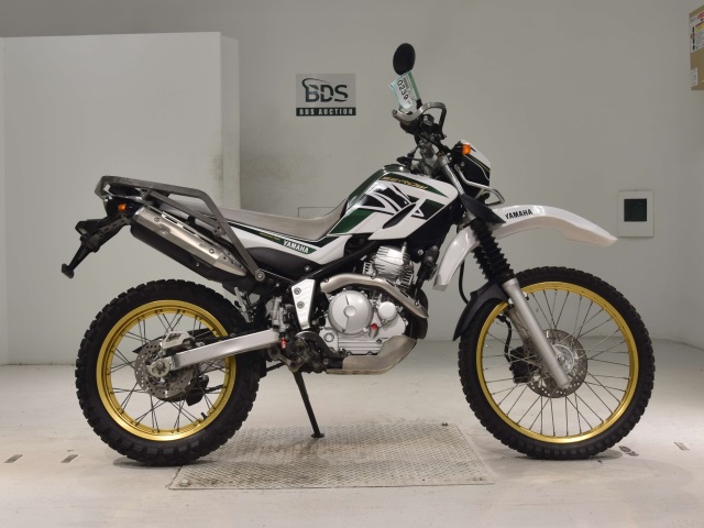 Yamaha SEROW XT225 2018