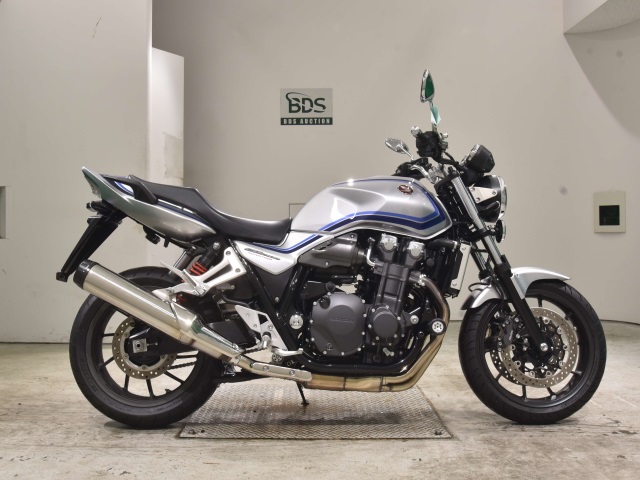 Honda CB1300SF 2024