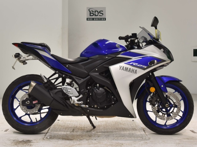 Yamaha YZF-R25 2015