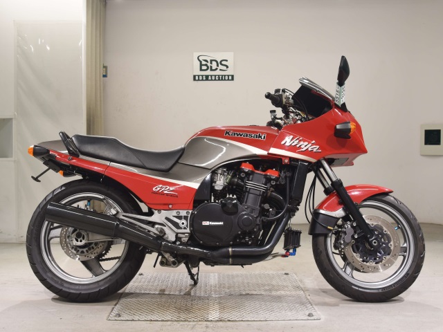 Kawasaki GPZ900R 1998