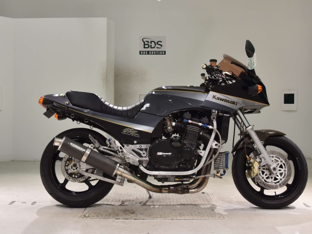 Kawasaki GPZ900R 1993