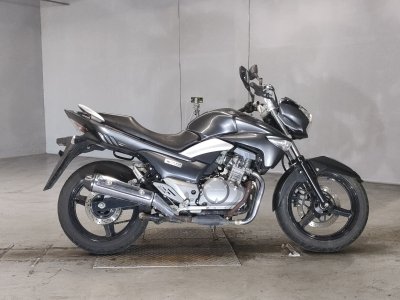 Suzuki GSR250