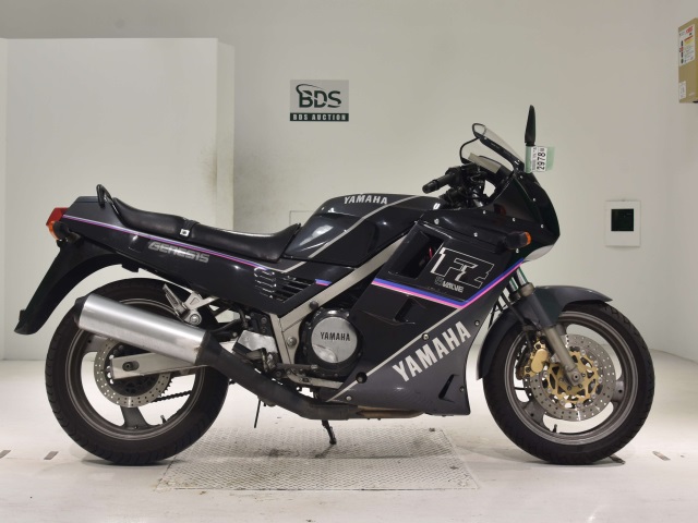 Yamaha FZ750 1990