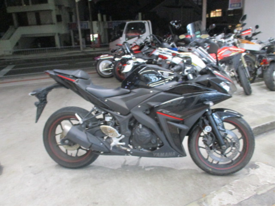 Yamaha YZF-R25A 2018