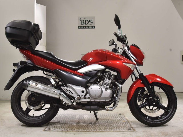 Suzuki GSR250