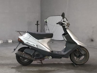 Suzuki ADDRESS V100