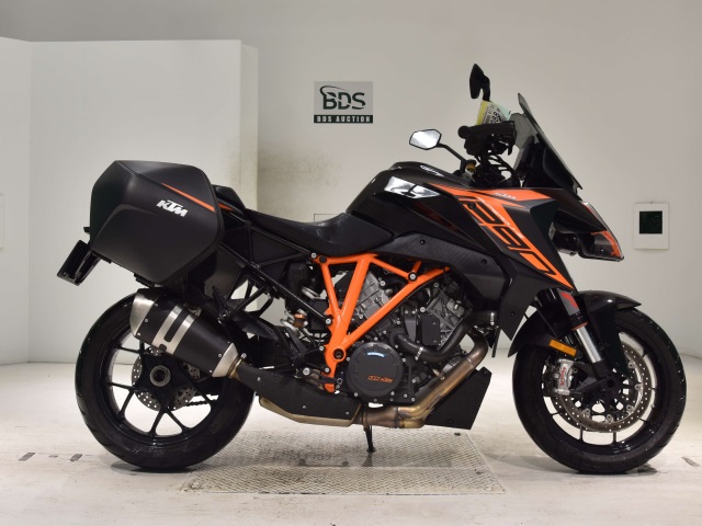 KTM 1290 SUPERDUKE GT 2020