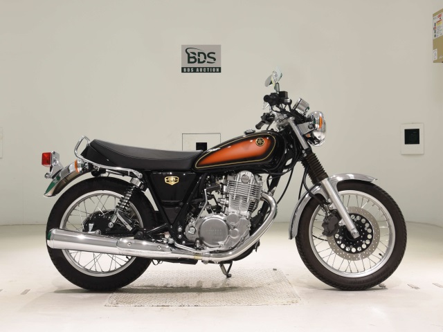 Yamaha SR400 2021