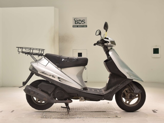 Suzuki ADDRESS V100