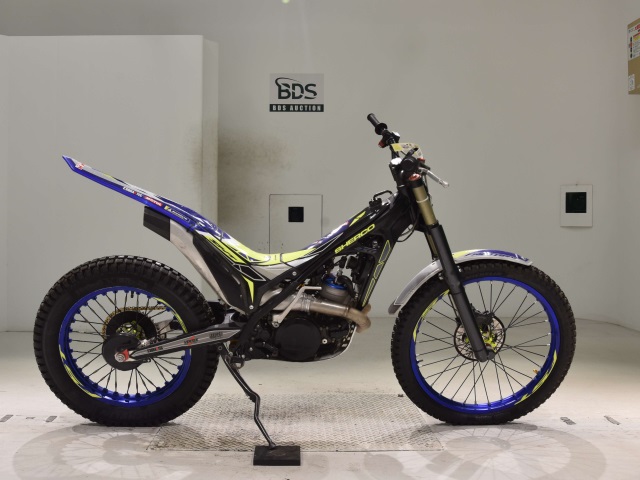 Suzuki ST250