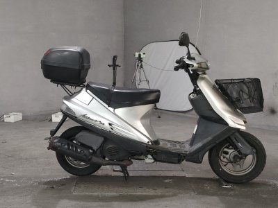 Suzuki ADDRESS V100
