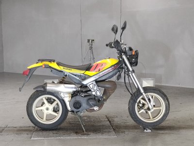 Suzuki TR110S