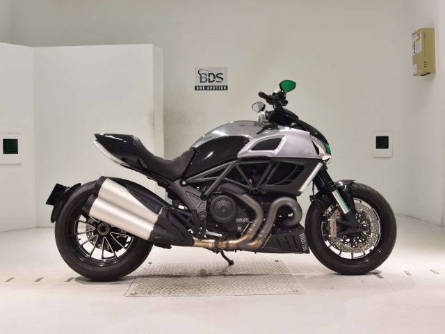 Ducati DIAVEL 2012