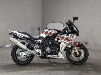 Yamaha FZ400 1997