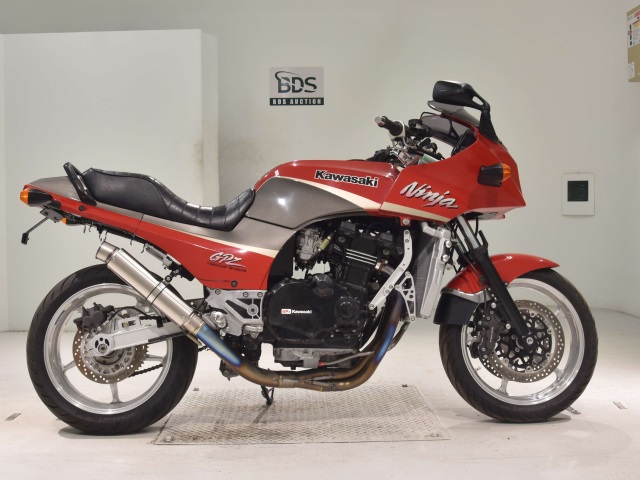Kawasaki GPZ900R 2000