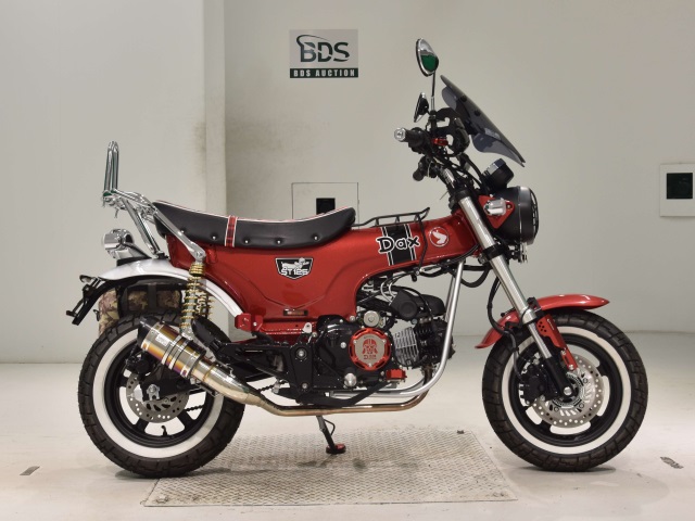 Honda DAX125 2022