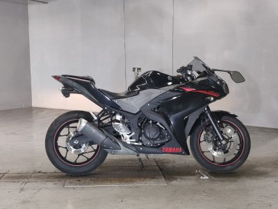 Yamaha YZF-R25 2015