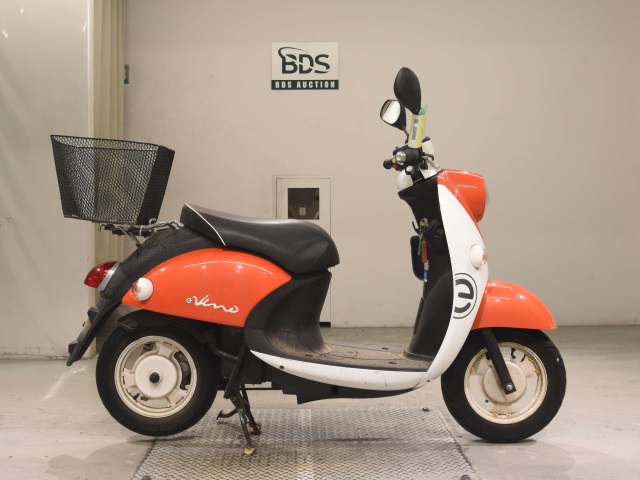 Yamaha E-VINO 2015