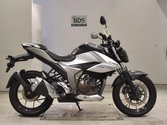 Suzuki GIXXER250